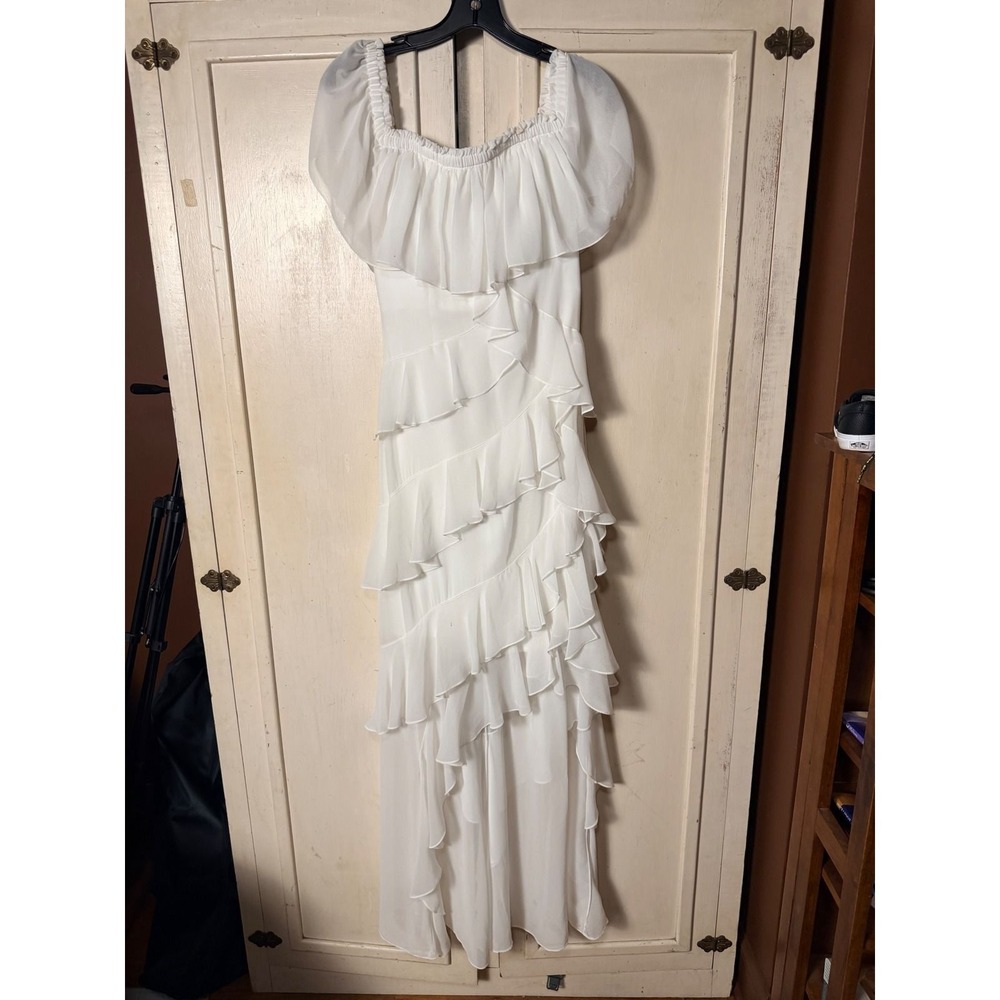 Badgley Mischka White Off Shoulder Tiered Ruffle Maxi Dress Gown Size 4